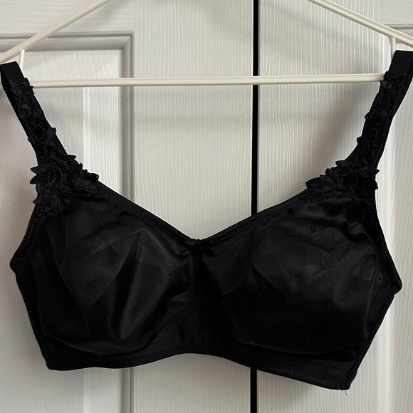 Dominique 'Jillian' set of 2 (1 Black, 1 Pink) size 34C - Picture 5 of 10